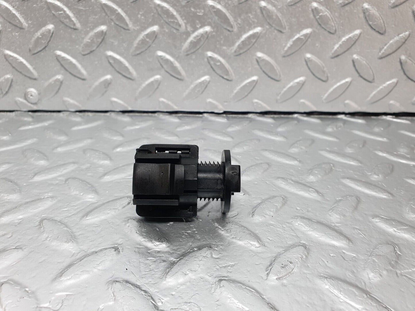 42942 Mercedes-Benz W201 190 2.0L Kickdown Switch 1243010141