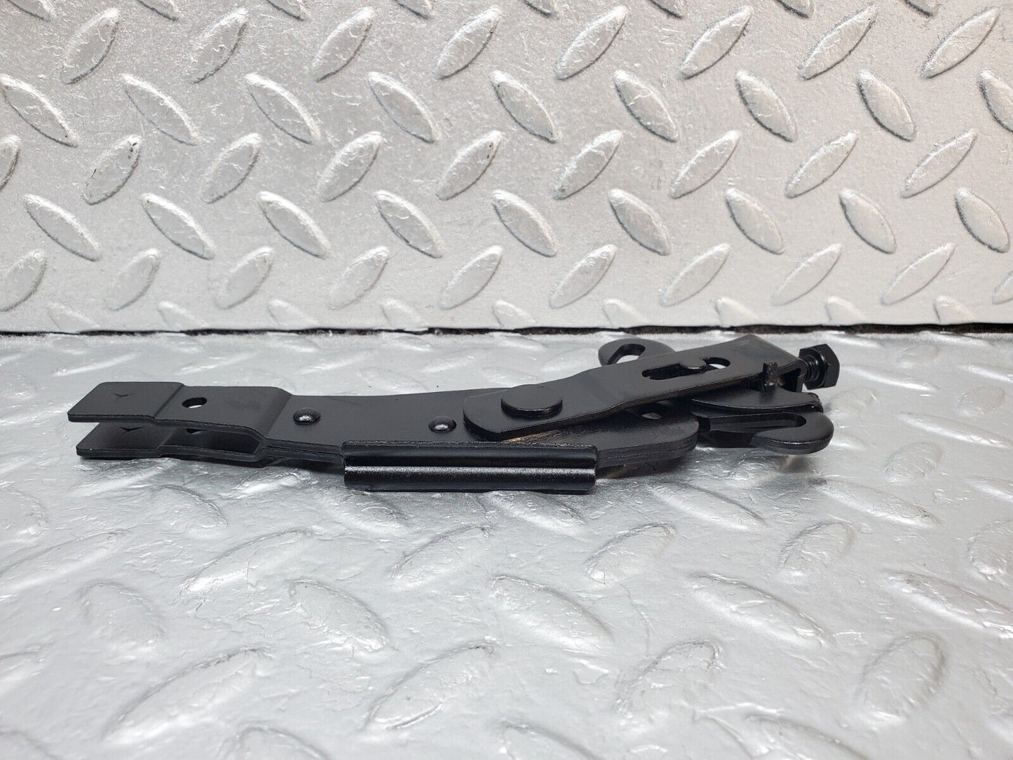 45936 Mercedes-Benz W126 420SE Handbrake Adjusting Handbrake Regulator