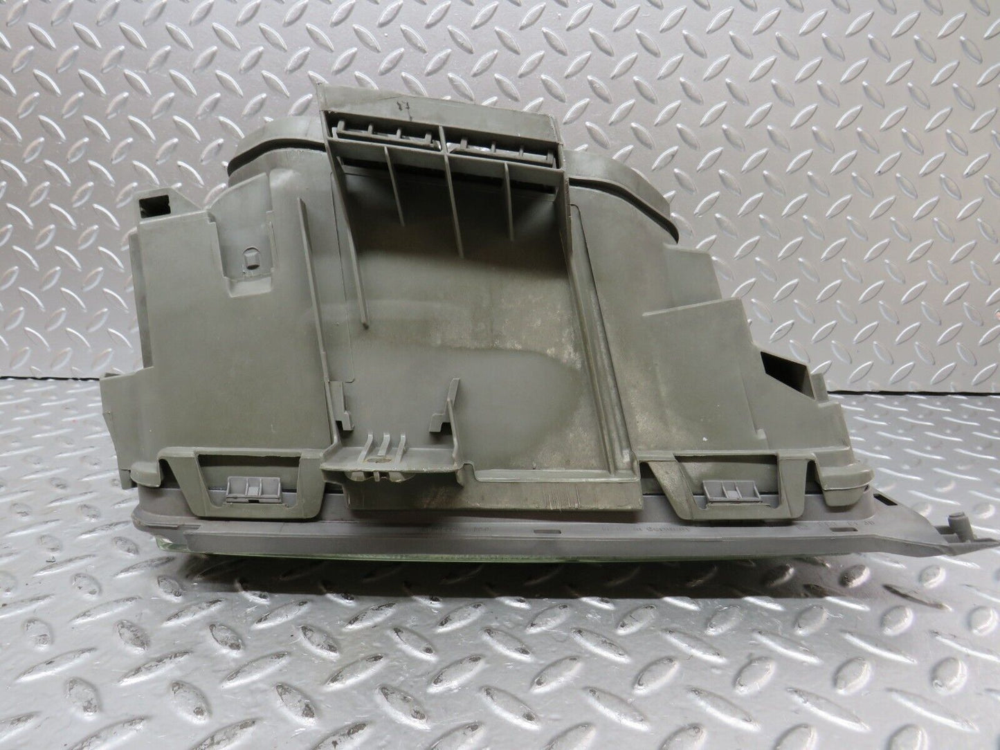 27760 Mercedes-Benz S124 300TE Wagon Headlight Bosch Left Side 1305621806