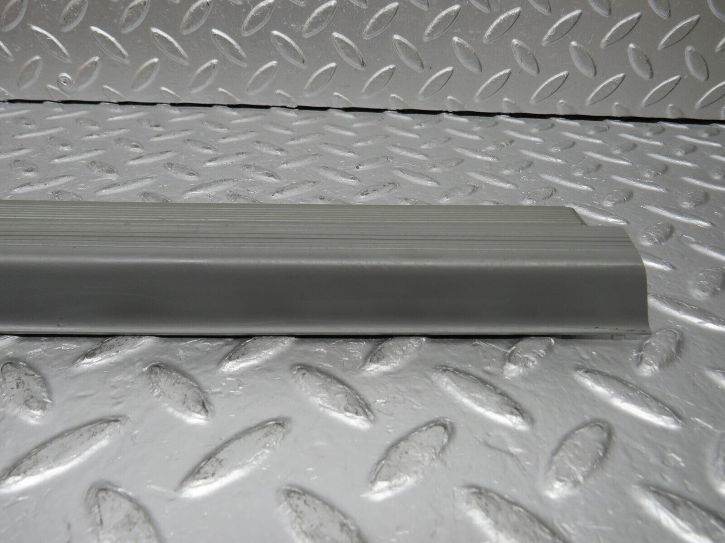 32318 Mercedes-Benz S124 300TE Wagon Rear Right Door Sill Trim