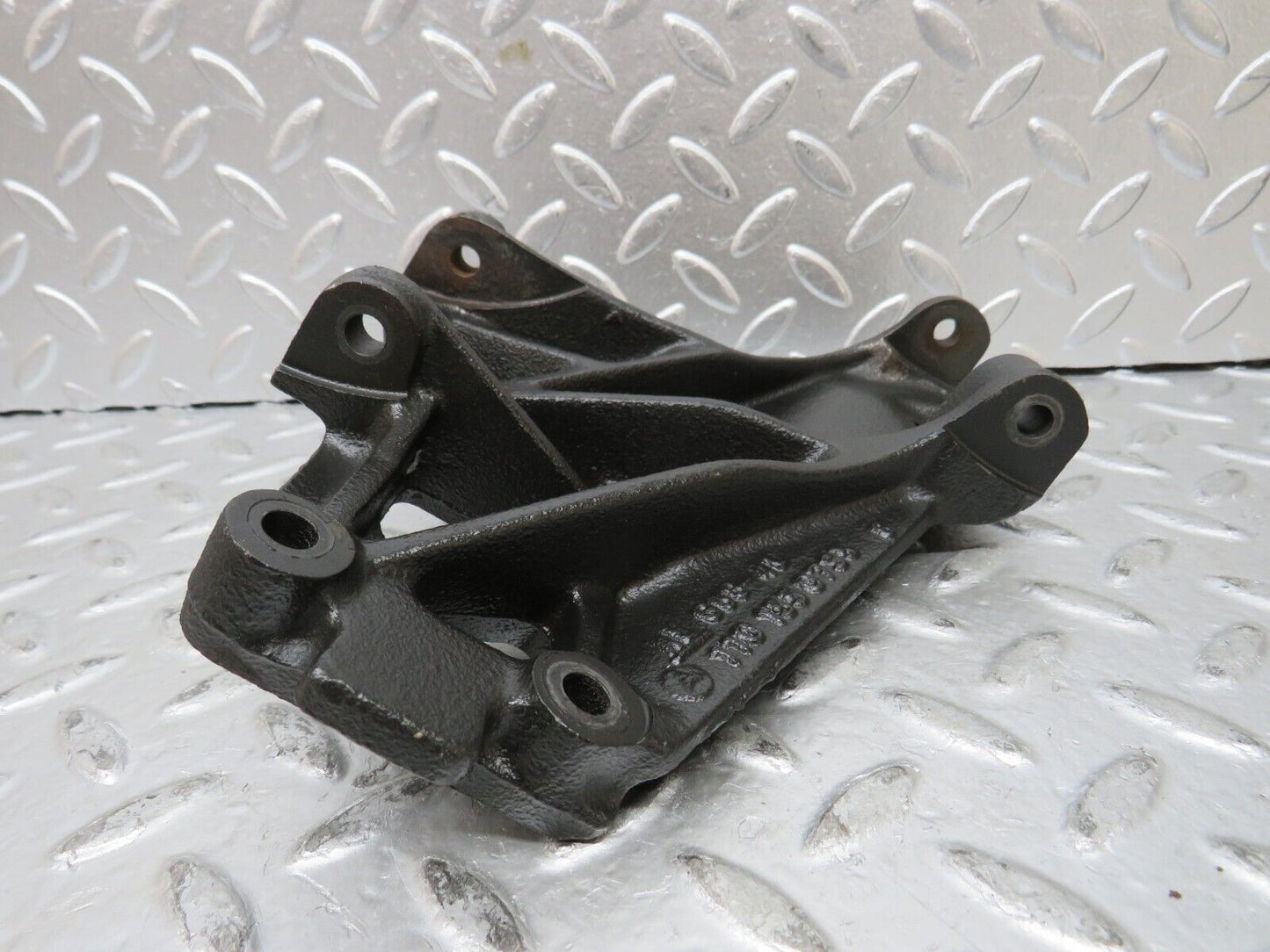 27396 Mercedes-Benz W123 280E Alternator Generator Bracket 1101550735