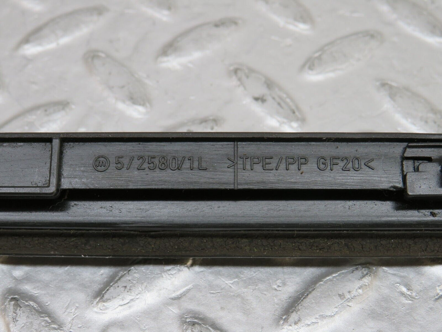 35259 Mercedes-Benz W221 Rear Left Door Lower Seal Trim 2216900362