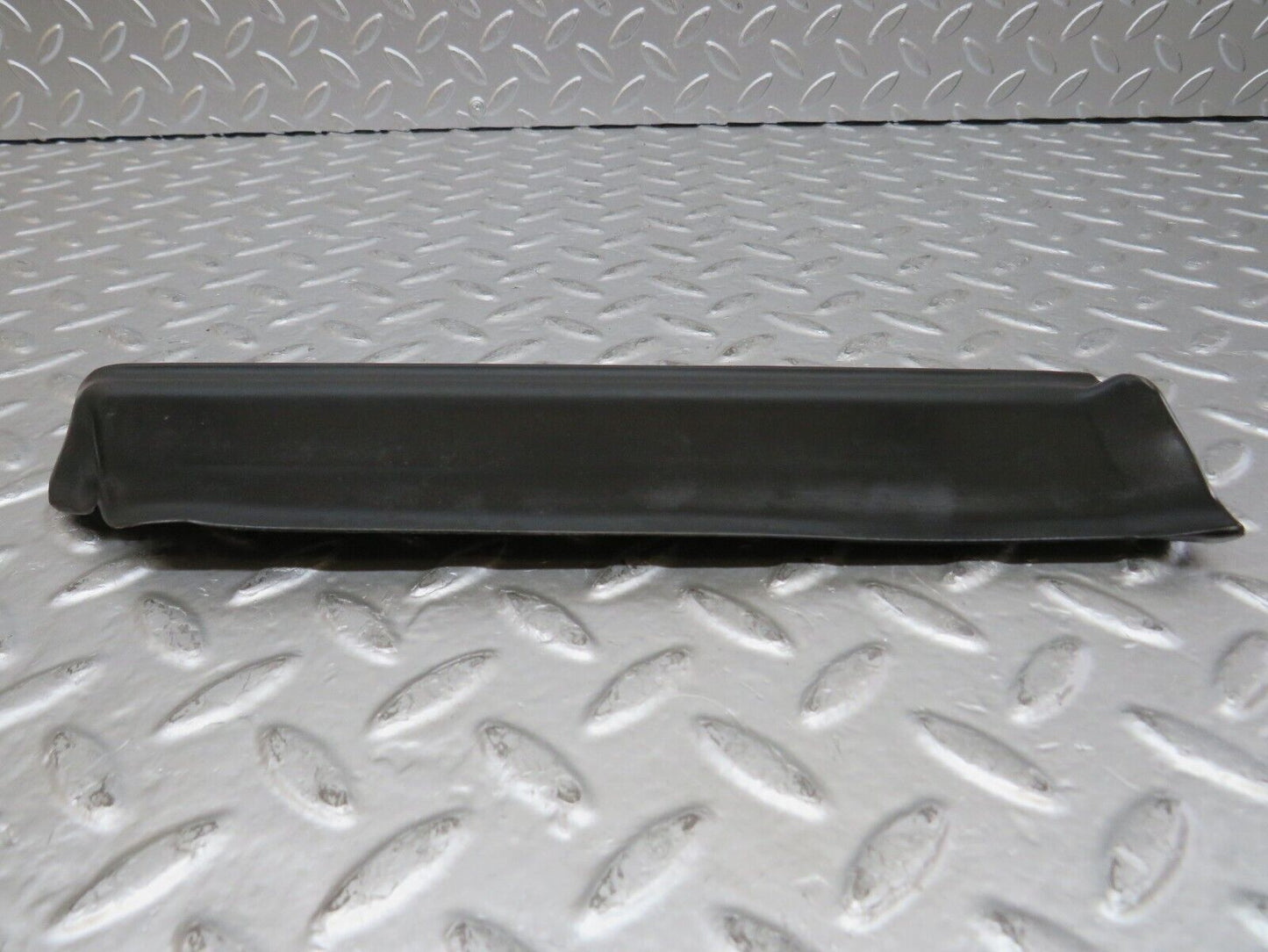 27049 Mercedes-Benz W123 280E Front Left Fender Wing Lower Moulding Trim