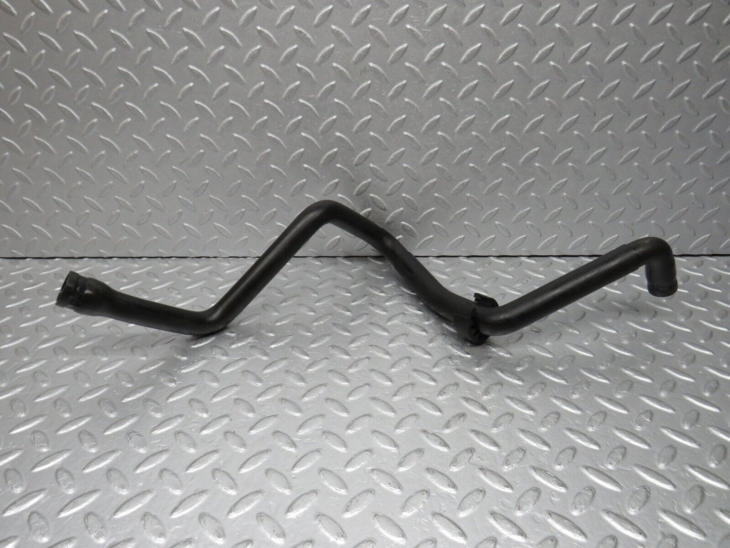 38890 Mercedes-Benz W201 190E Radiator Lower Hose 2015000075