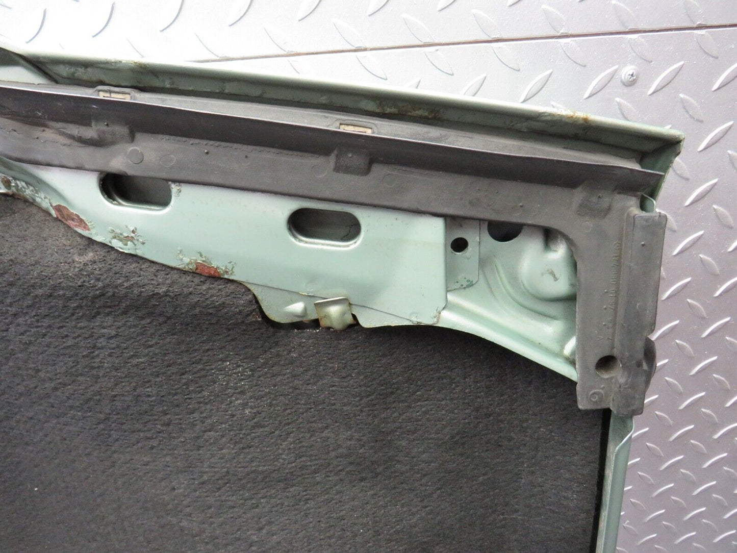 34255 Mercedes-Benz W124 260E Bonnet
