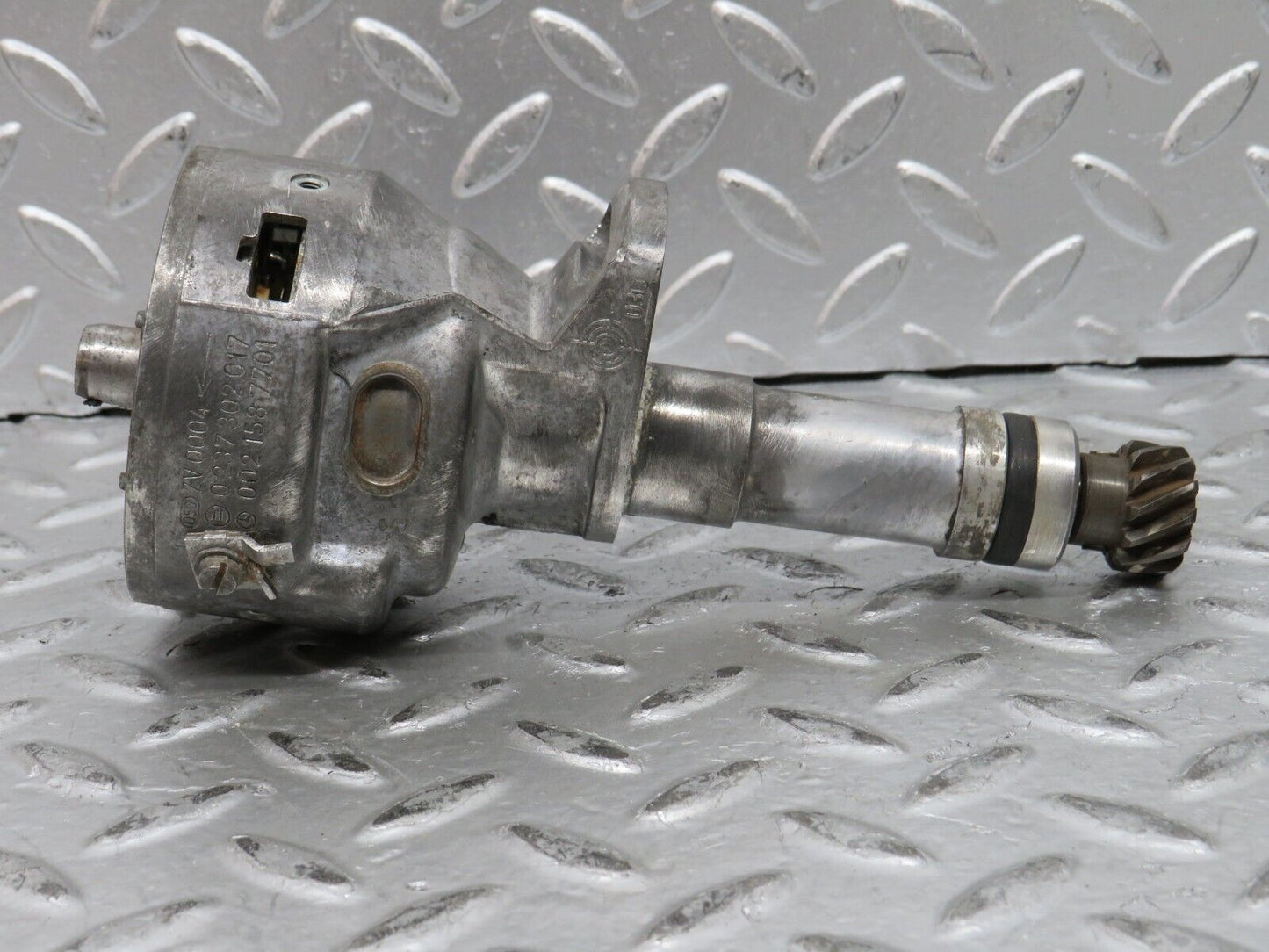 28097 Mercedes-Benz W123 280E Ignition Distributor Bosch 0021587701 0237302017