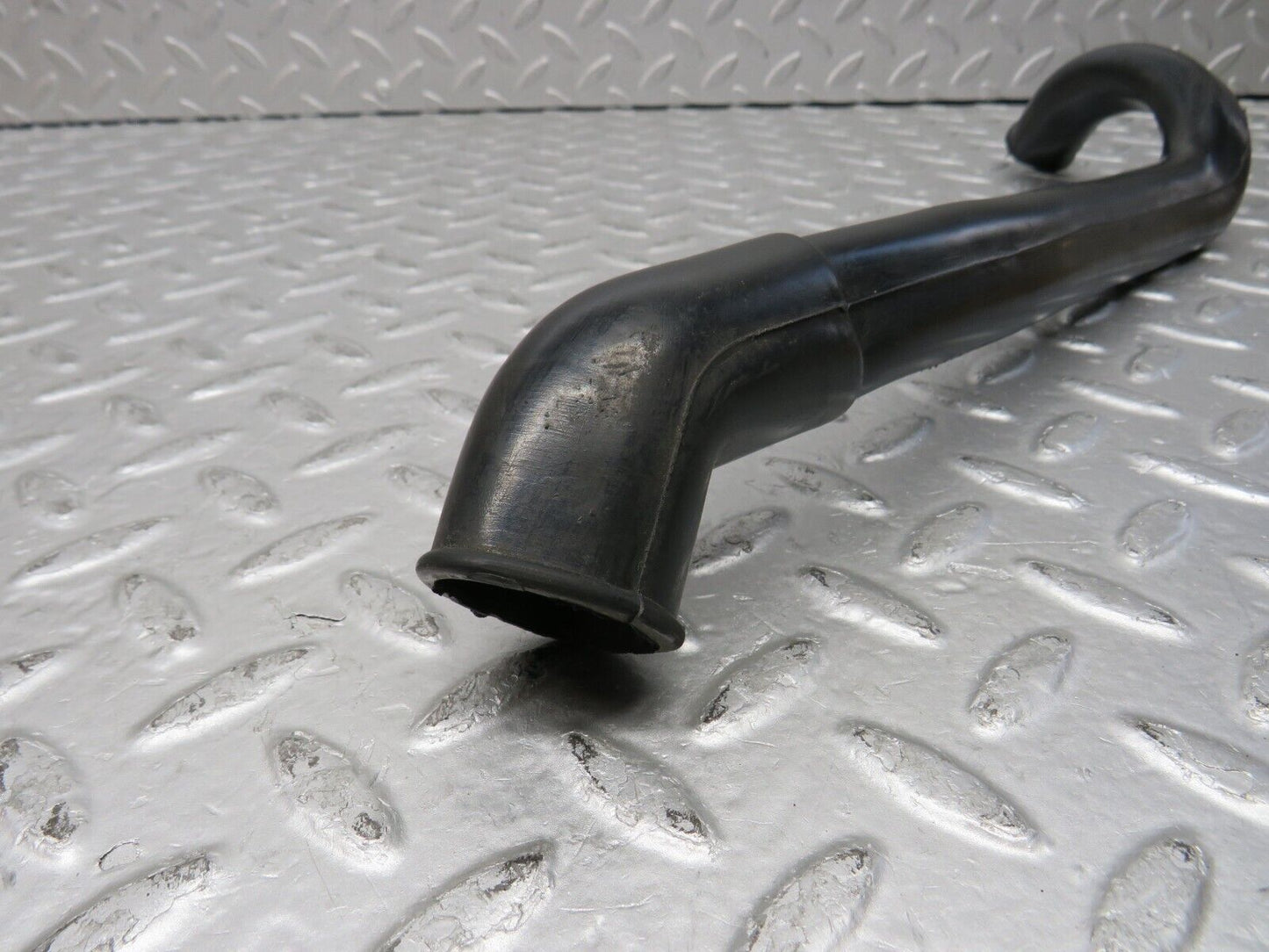 38003 Mercedes-Benz A124 320E Cabriolet Water Drain Hose Left 1246280194