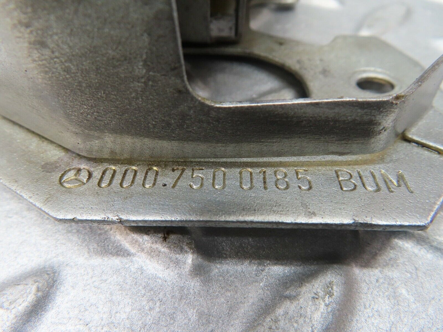17009 Mercedes-Benz C123 280CE Coupe Trunk Lock 0007500185