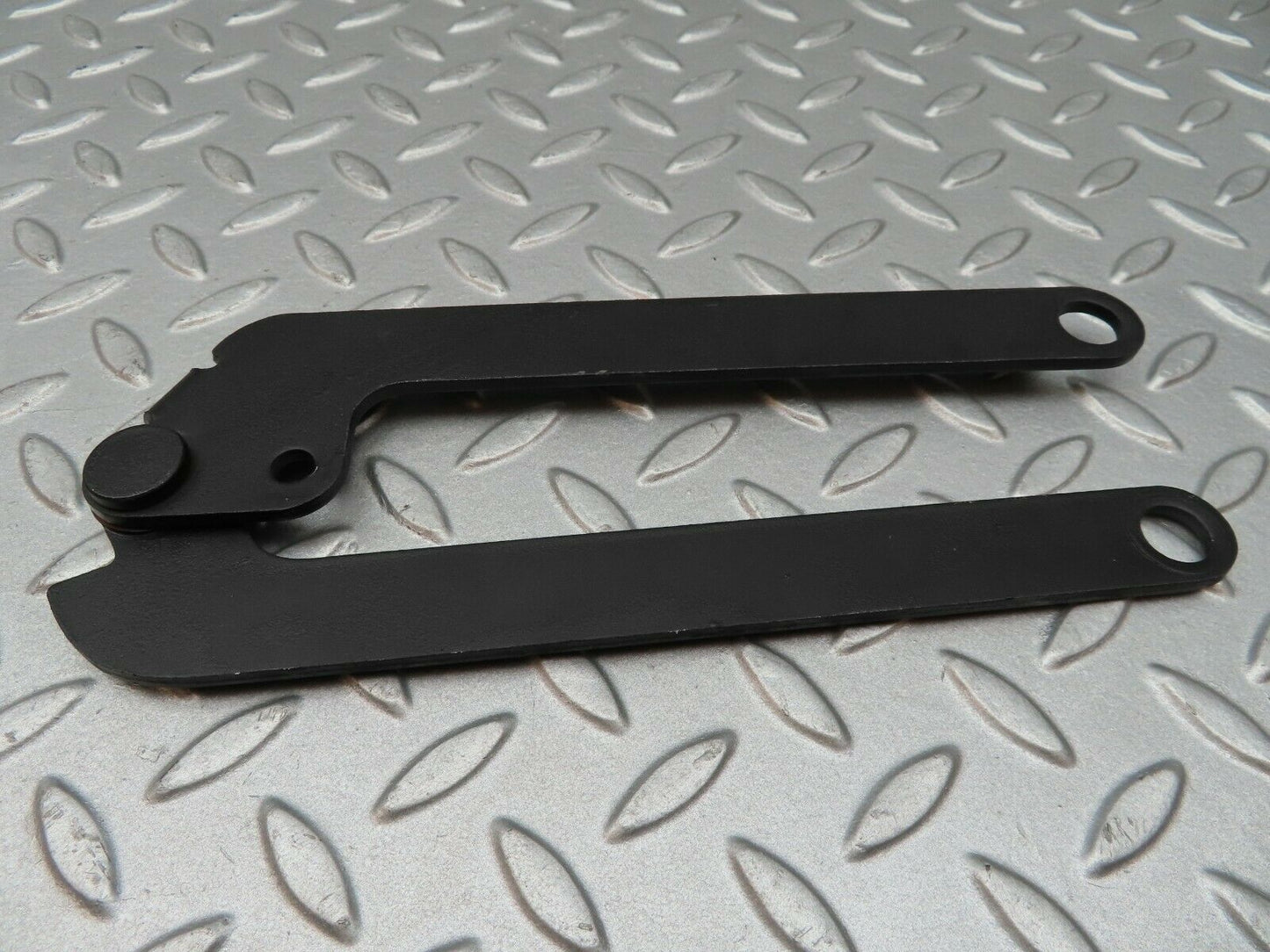 3622 Mercedes-Benz W115 220D Left Bonnet Hinge