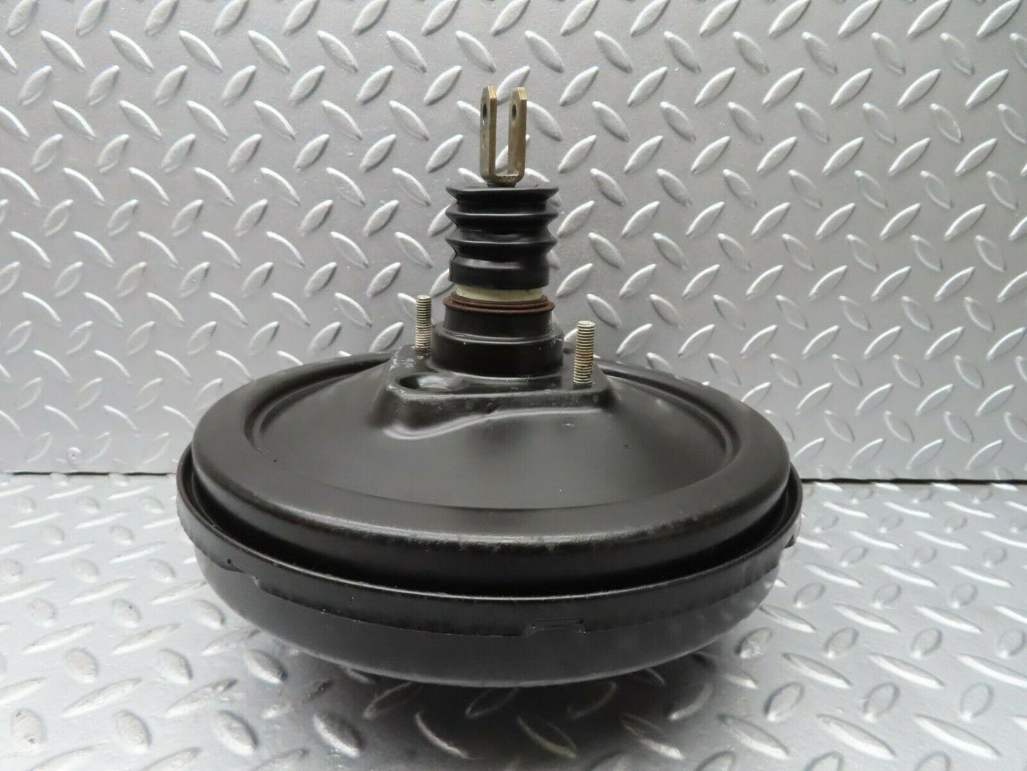 16299 Mercedes-Benz W124 260E Brake Booster Lucas 4308330