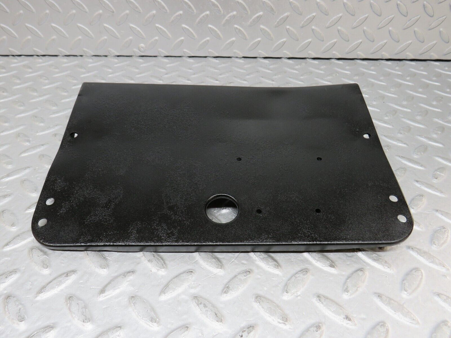 35872 Mercedes-Benz W108 Fuel Tank Flap Cap