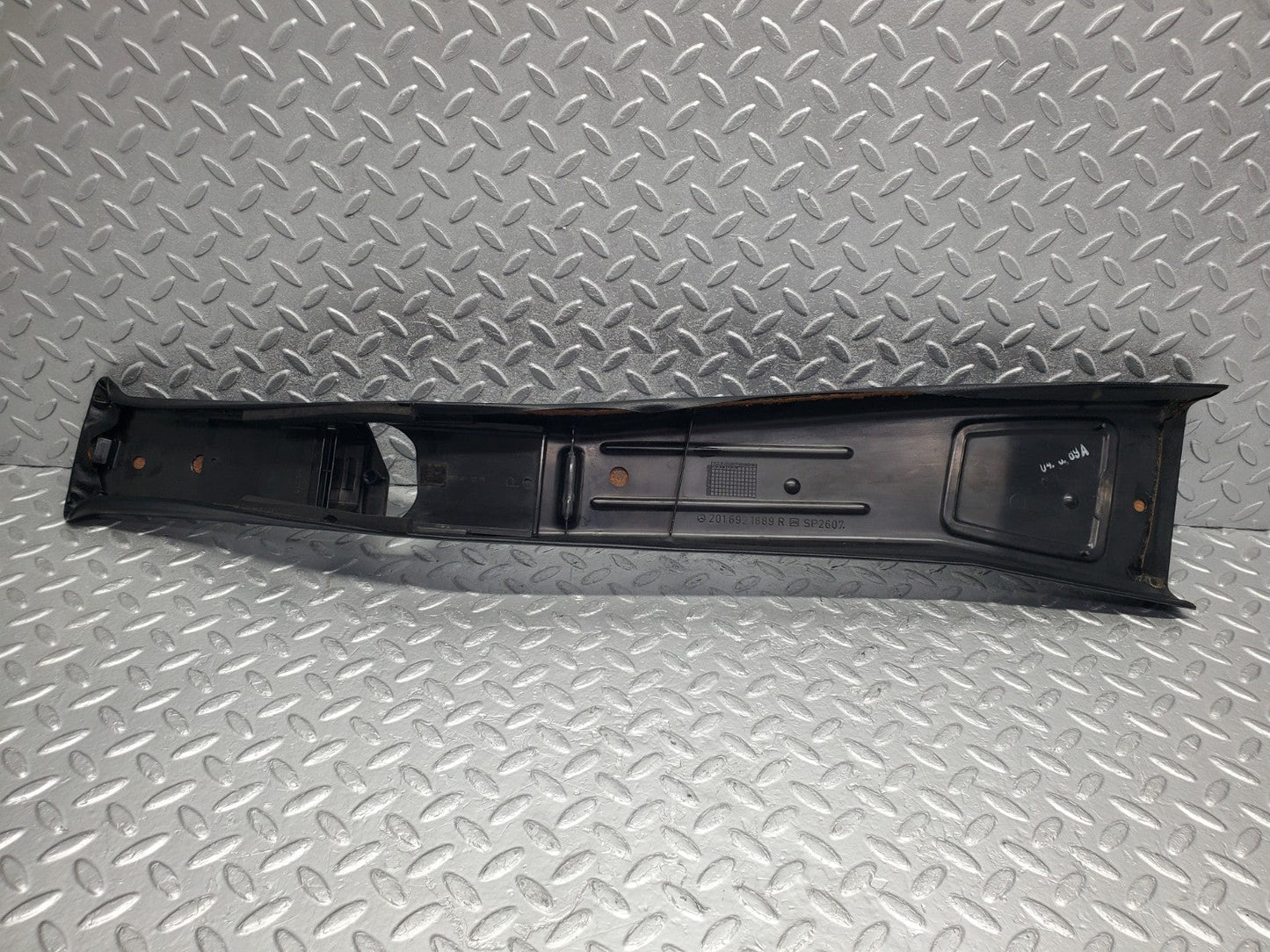 W201 Baby Benz b pillar cover right used OEM
