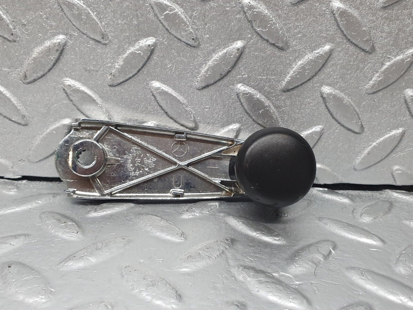 44063 Mercedes-Benz C123 230CE Coupe Rear Window Lifter Crank Handle