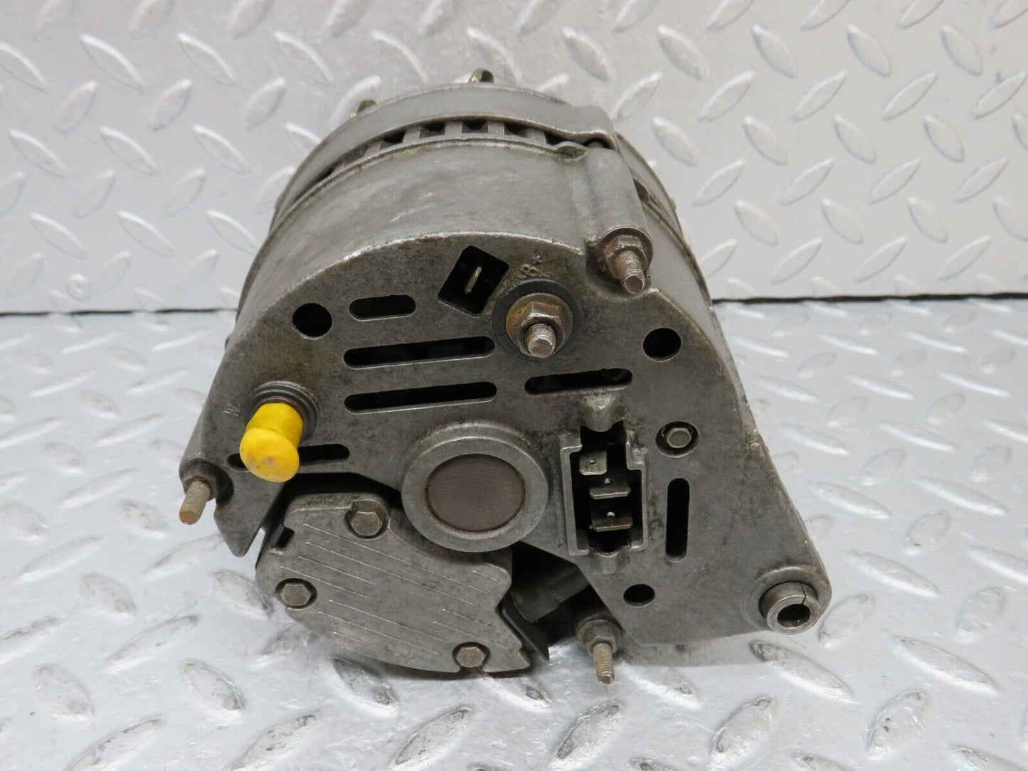 35925 Mercedes-Benz 240D OM616.912 Alternator Generator