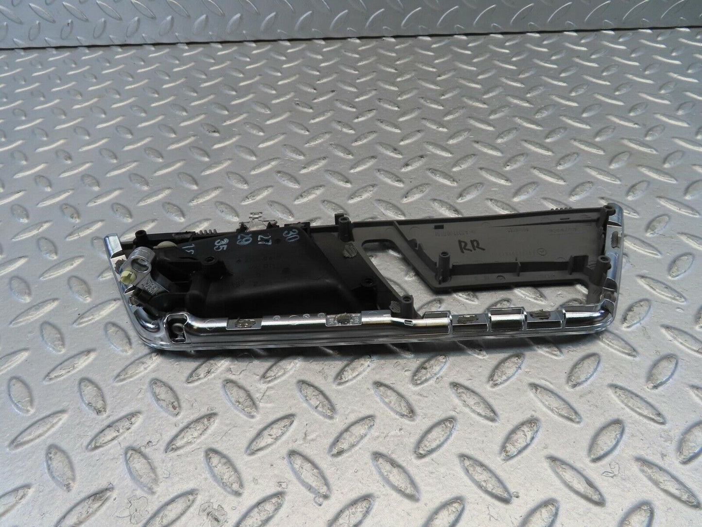 11106 Mercedes-Benz W221 S320 Rear Right Door Handle 2217304648