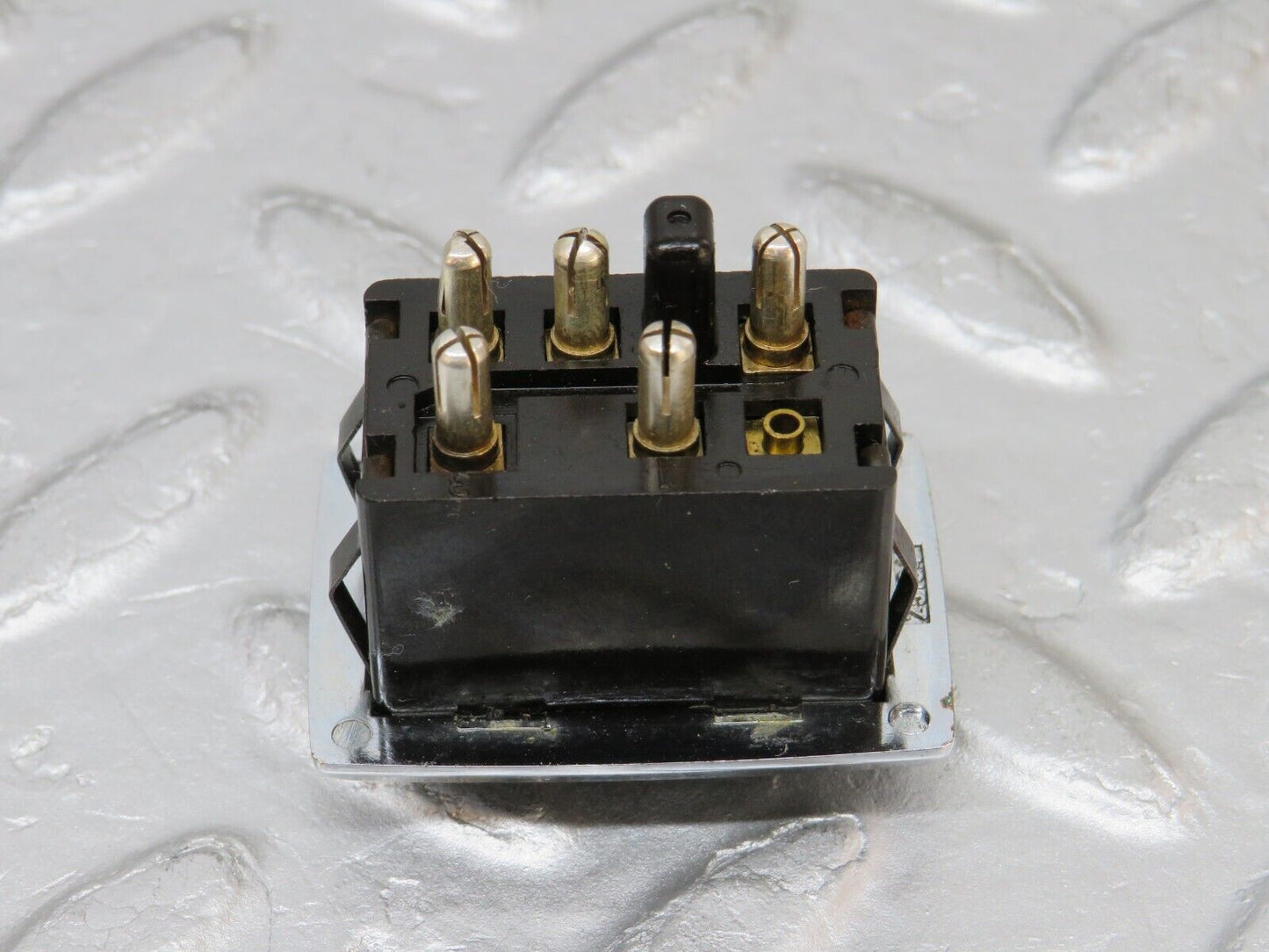 37458 Mercedes-Benz W109 300SEL Electric Window Switch 8126