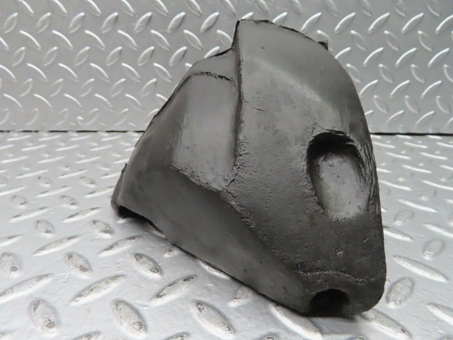 21619 Mercedes-Benz W126 300SE Central Locking Vacuum Pump Housing 1268050490
