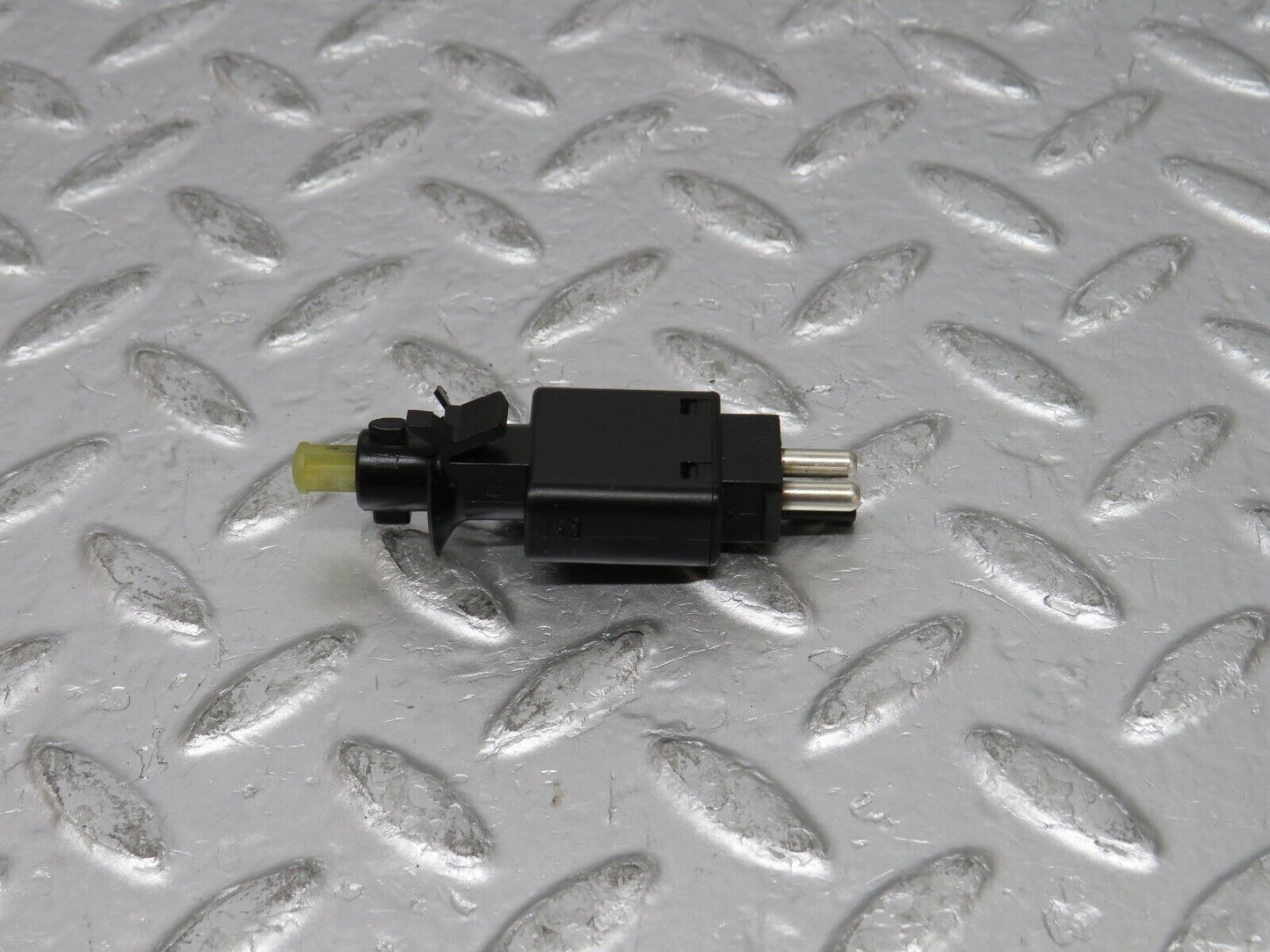 31780 Mercedes-Benz W201 190LE 1.8L Brake Light Switch 0005457709