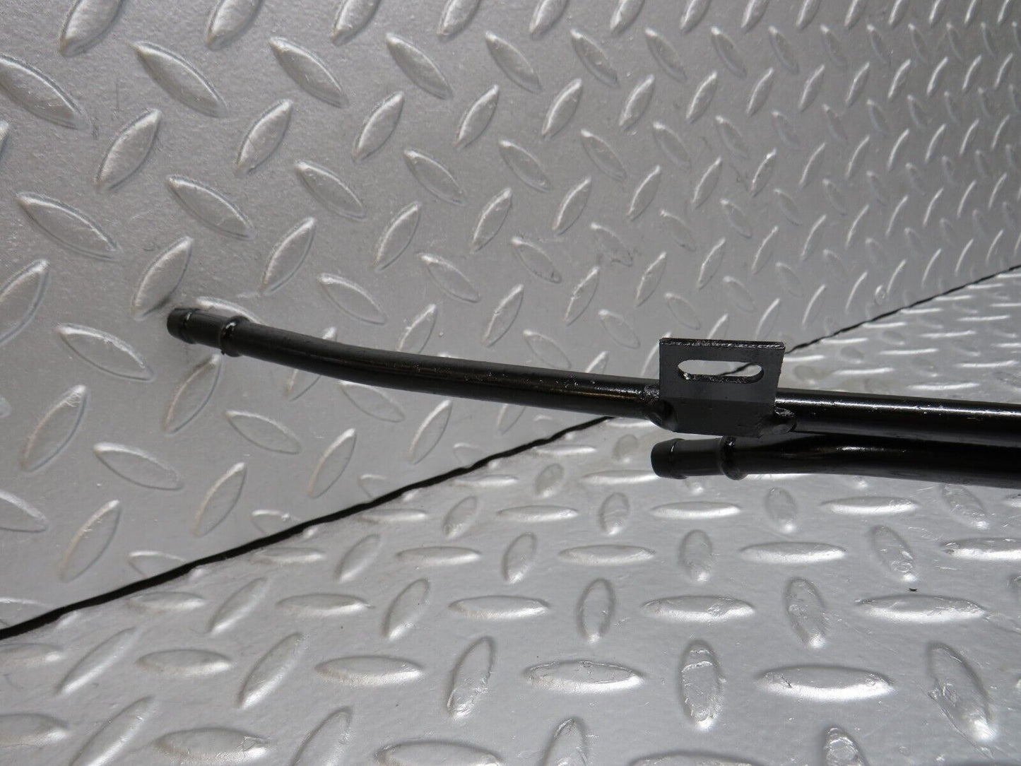38168 Mercedes-Benz A124 320E Cabriolet Oil Cooler Pipe