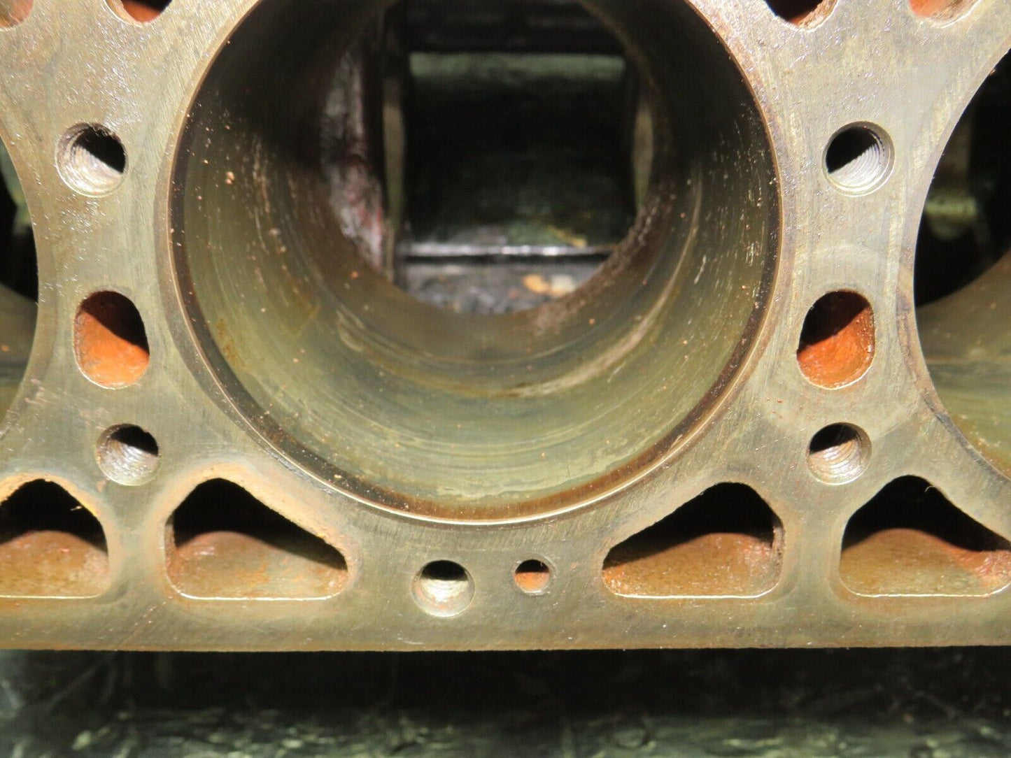 32967 Mercedes-Benz C107 R107 450 V8 Engine Block M116.982 1160110601