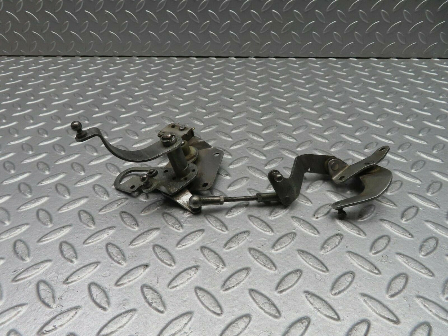 10147 Mercedes-Benz C123 230CE Coupe Throttle Linkage