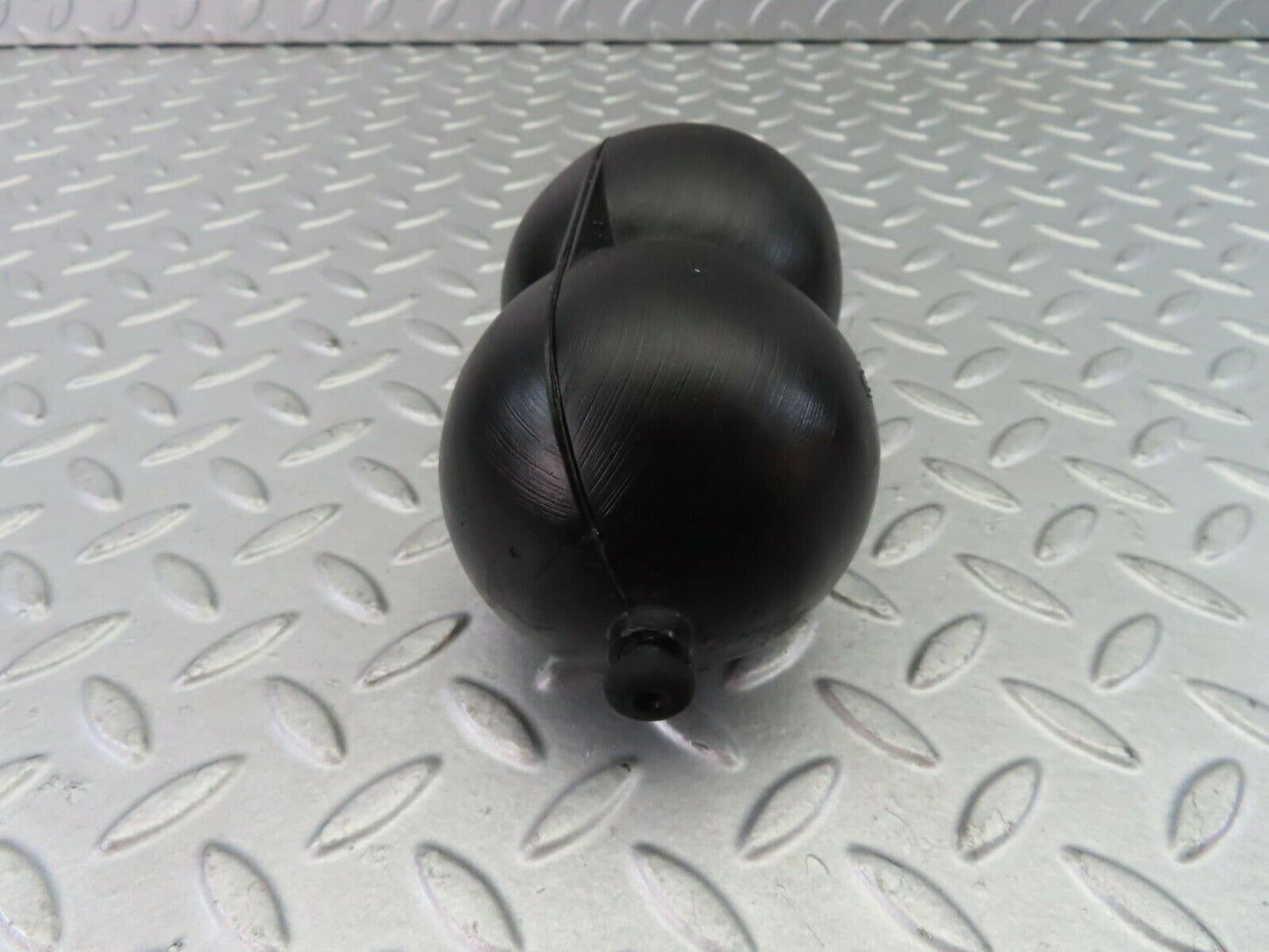7711 Mercedes-Benz S123 230TE Wagon Vacuum Reservoir