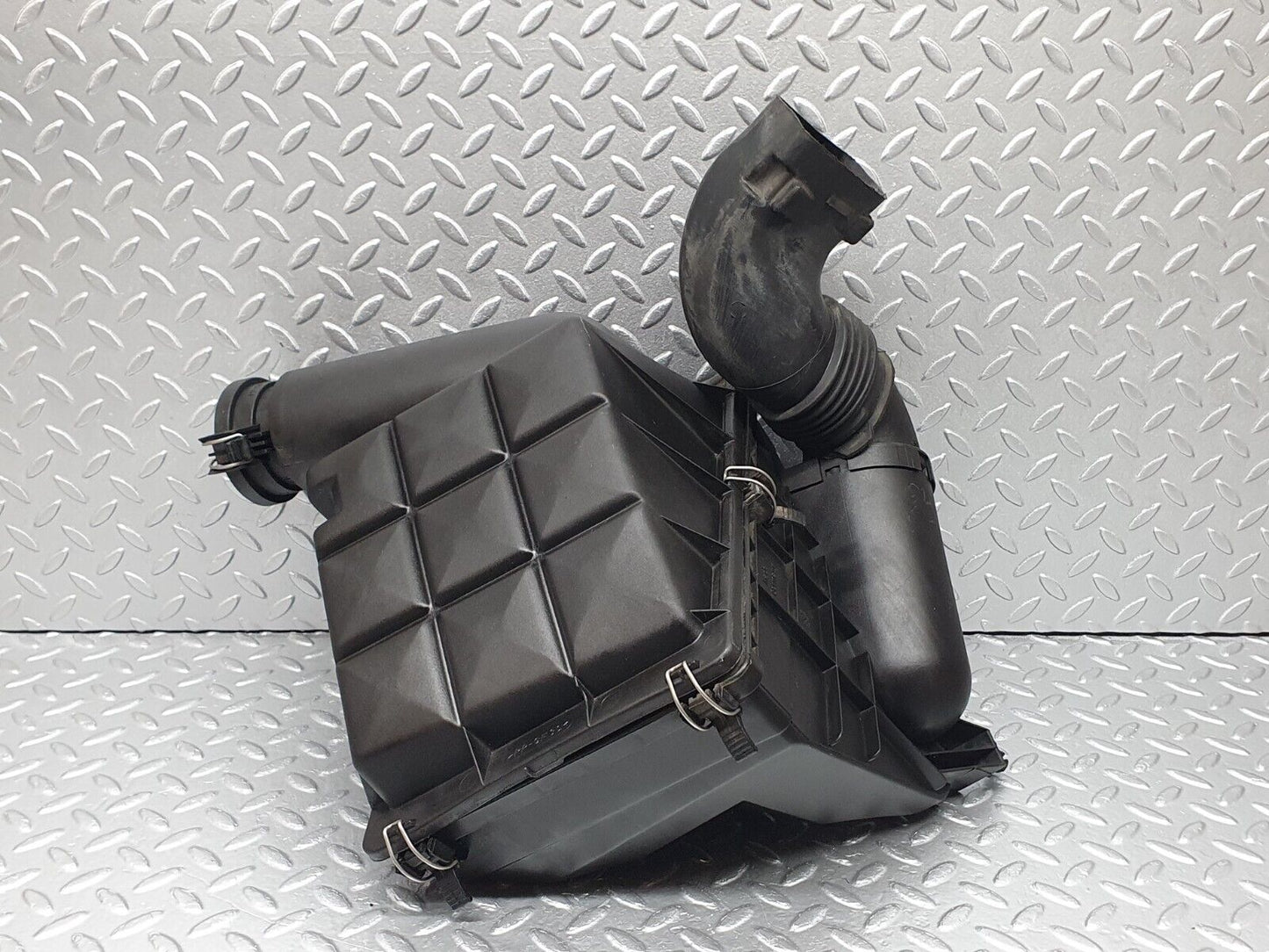 41814 Mercedes-Benz W202 C200 Air Filter Box Housing 1110900301