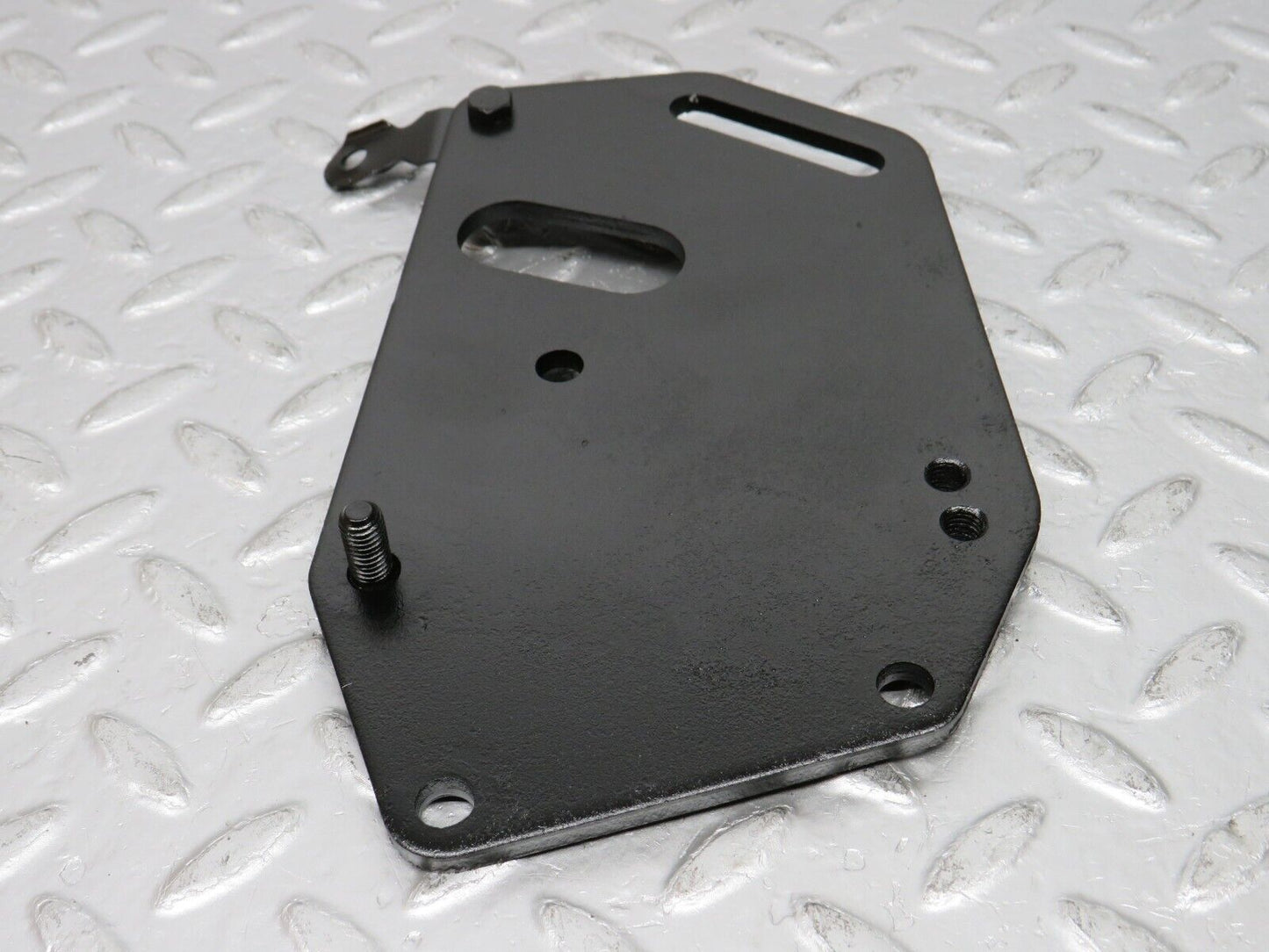 32786 Mercedes-Benz C107 R107 350 V8 Power Steering Pump Bracket