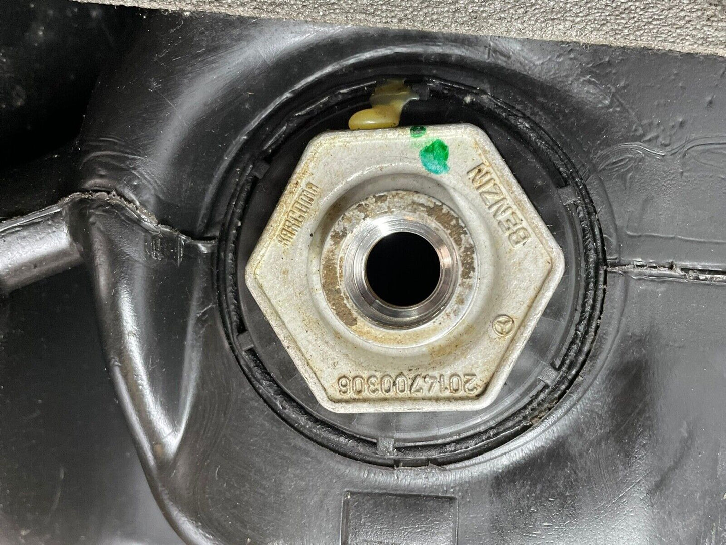 42636 Mercedes-Benz W201 190 Fuel Tank Plastic 2014702001