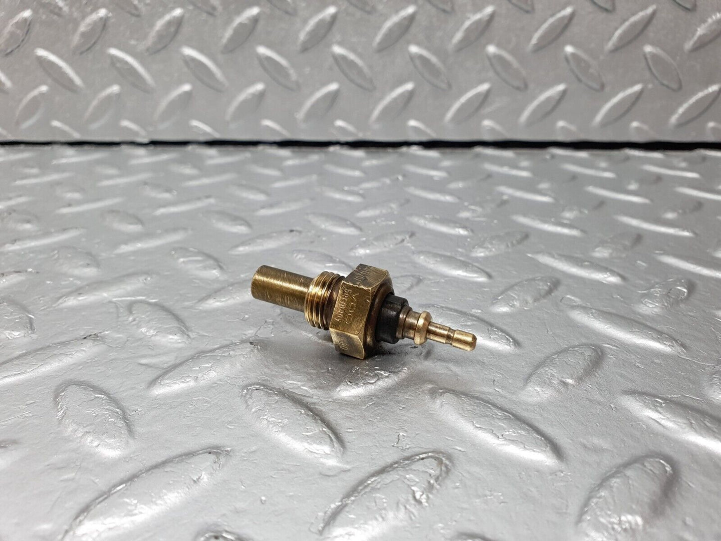 41333 Mercedes-Benz W123 280E Coolant Temperature Sensor VDO 0055421017