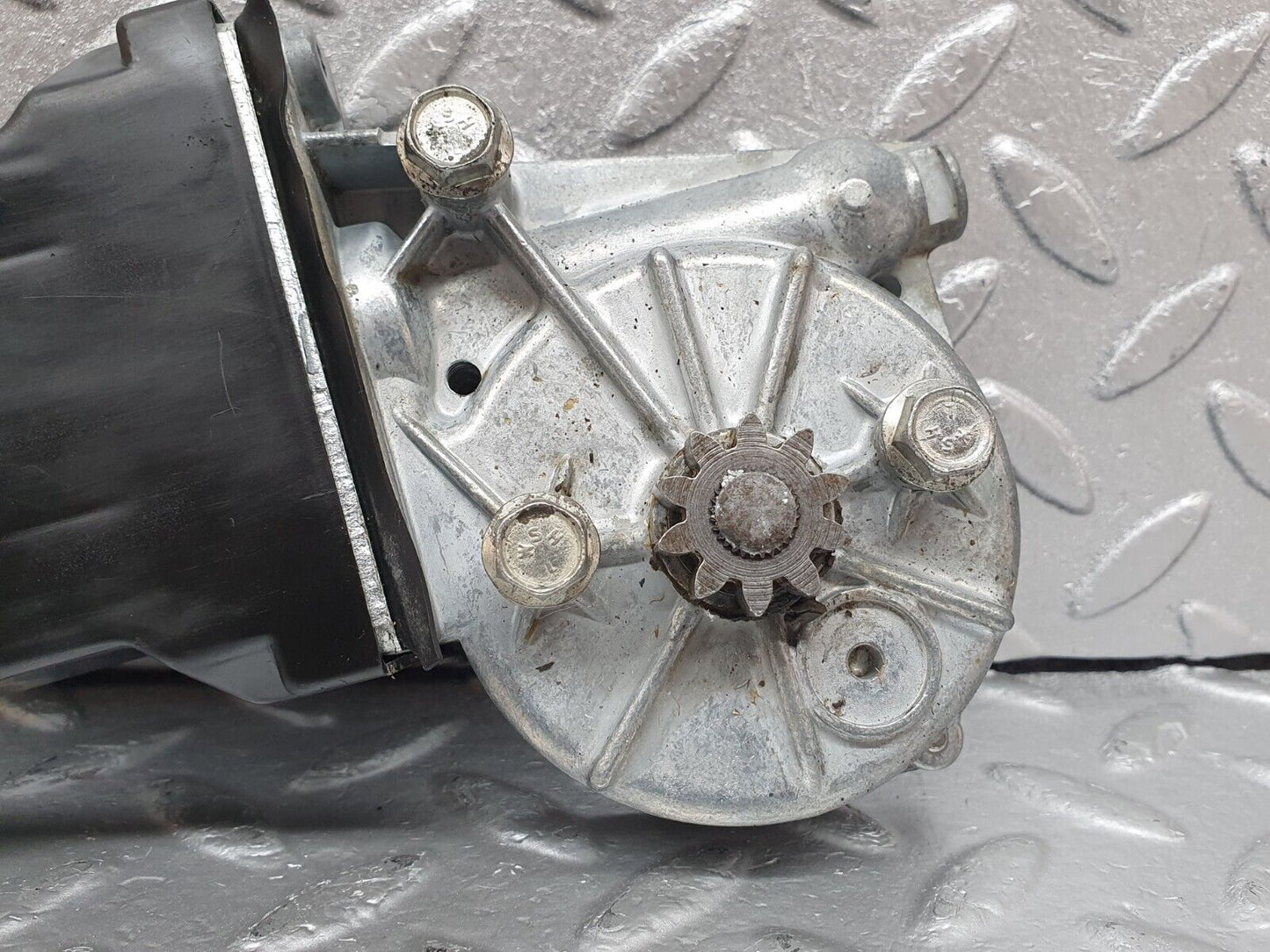 44147 Mercedes-Benz C123 230CE Coupe Front Left Window Regulator Motor 0130820056