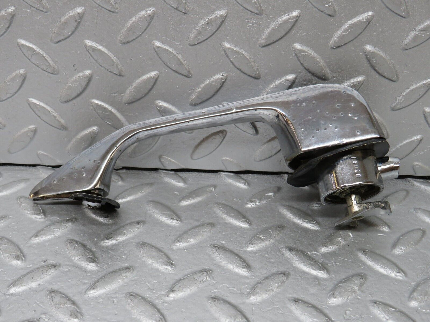 35817 Mercedes-Benz W108 Front Right Chrome Door Handle No Key 1087660801