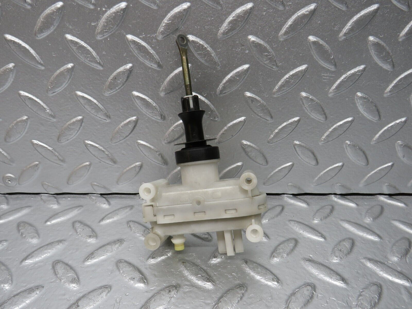 31398 Mercedes-Benz S124 220TE Door Lock Vacuum Actuator Hella Rear Left