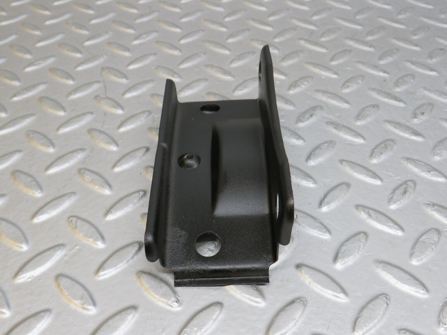 36792 Mercedes-Benz W201 190E 2.0L Gearbox Mount Bracket