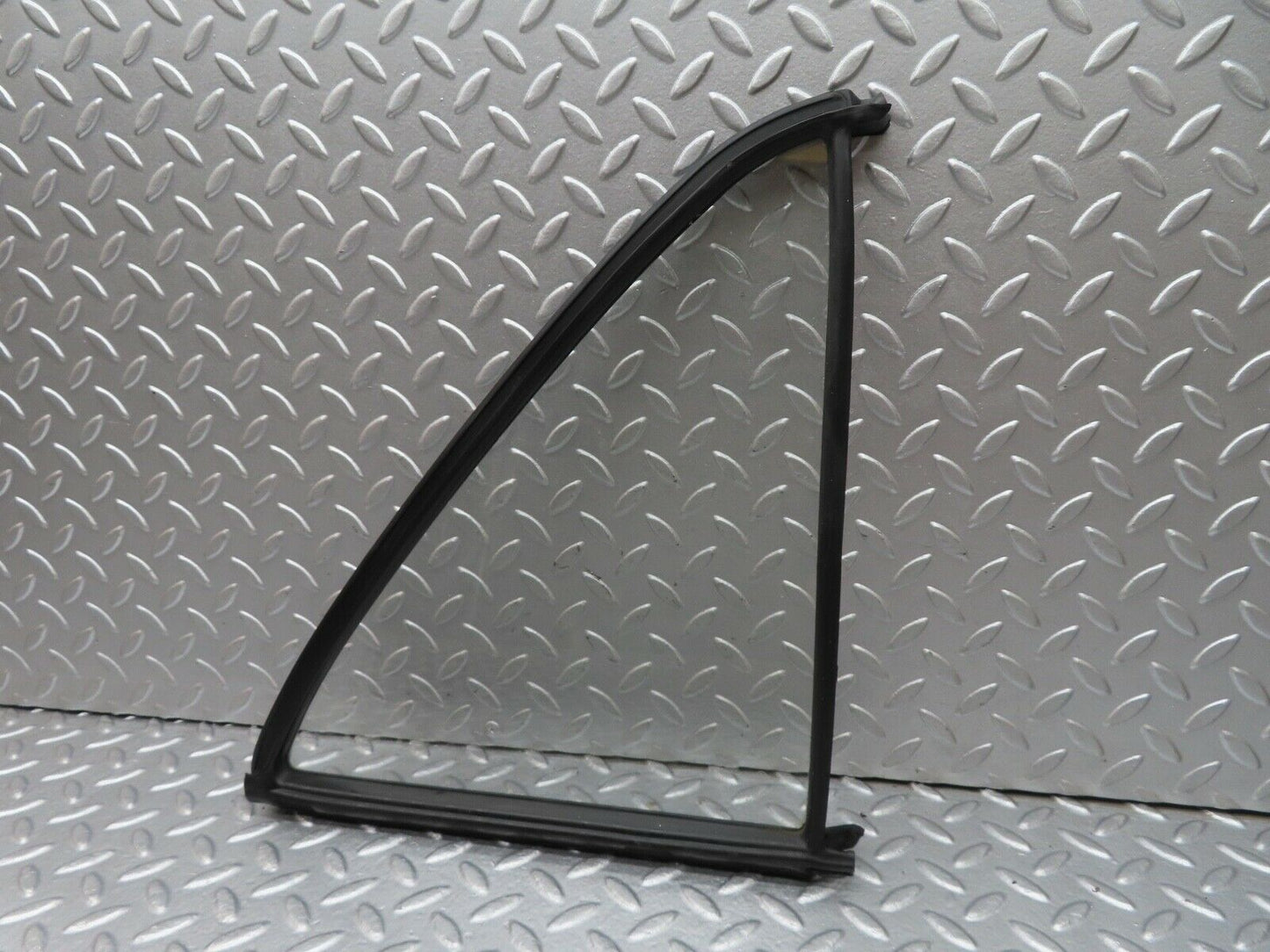 18075 Mercedes-Benz W123 200 Rear Right Quarter Window Glass 1237350224