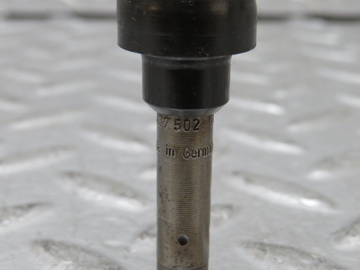 27427 Mercedes-Benz W123 280E Fuel Injector Bosch 0437502010