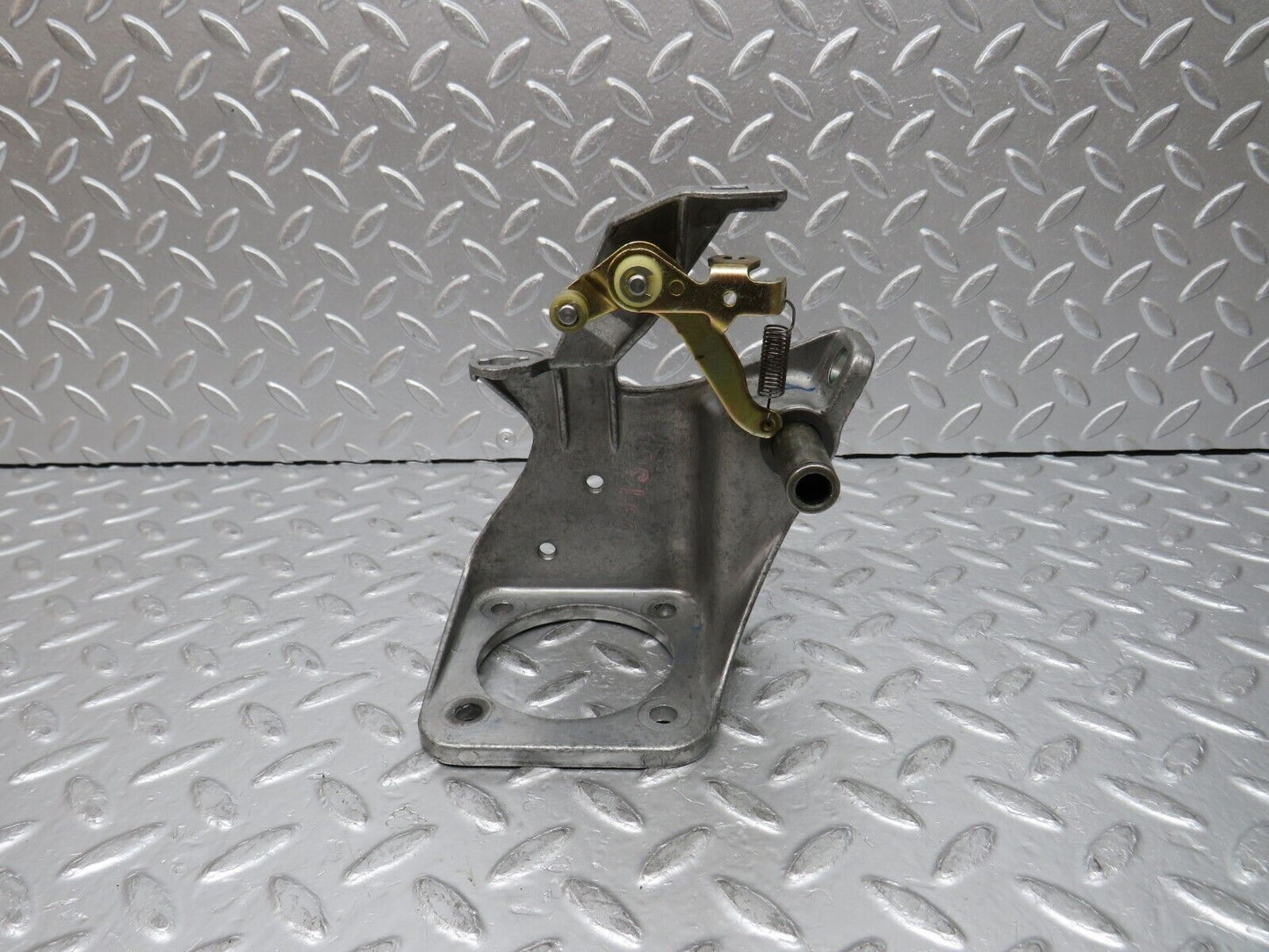 31701 Mercedes-Benz W201 190LE 1.8L Brake Pedal Bracket 1242900919