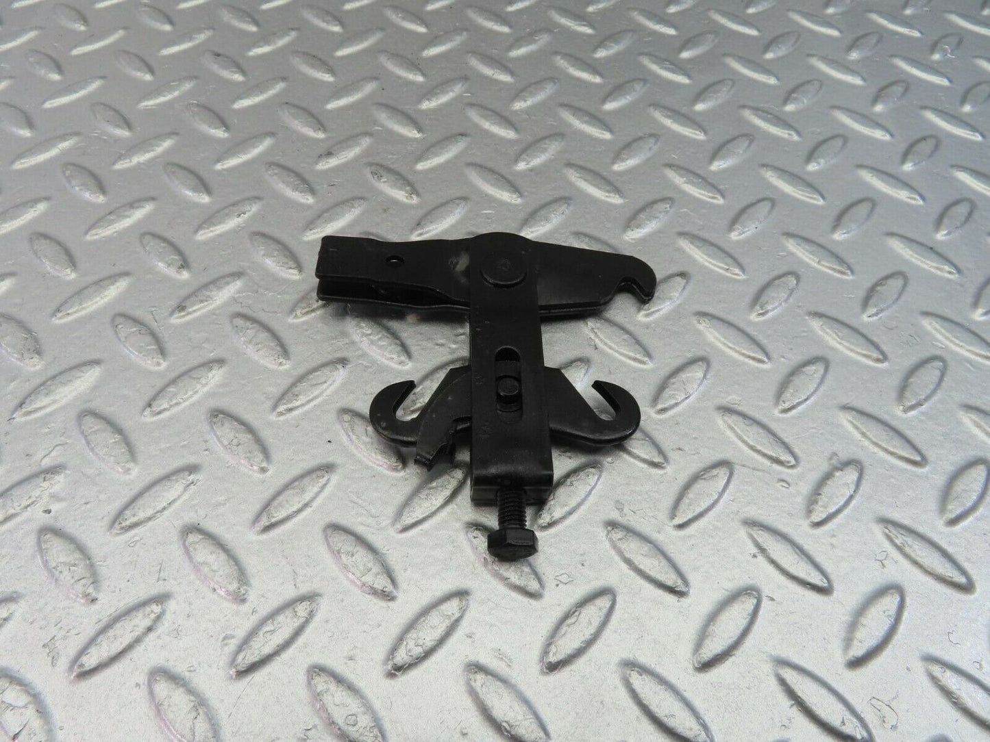 10579 Mercedes-Benz W201 190E Handbrake Adjusting Handbrake Regulator