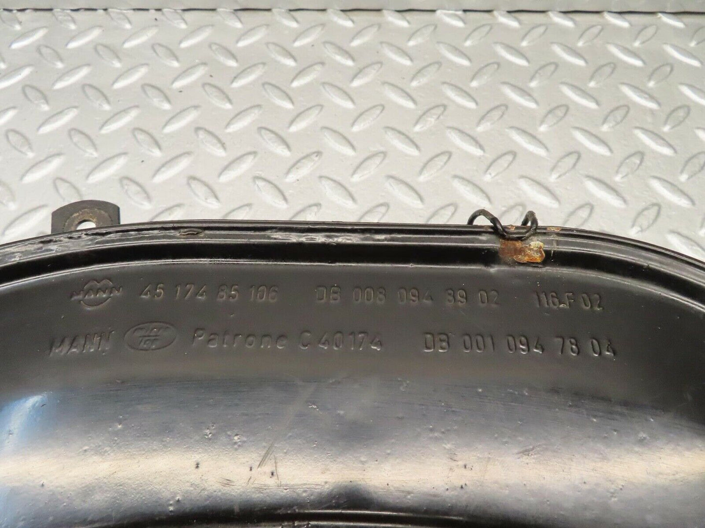 11822 Mercedes-Benz R107 450SL Air Filter Housing 4517485106