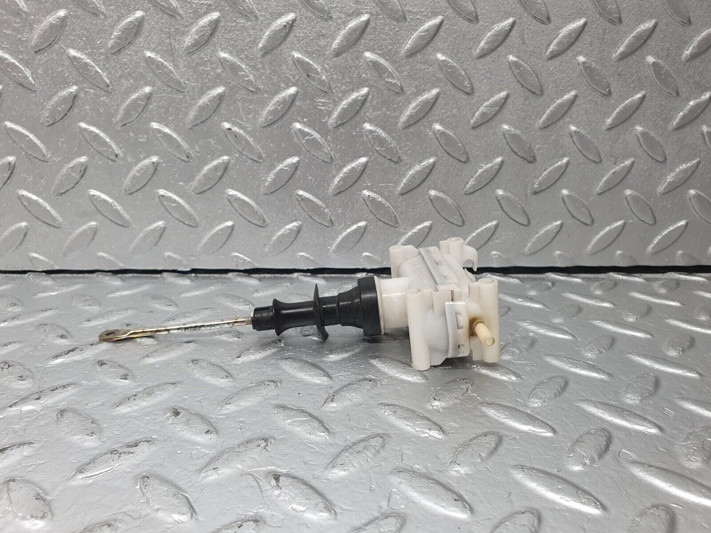 42773 Mercedes-Benz W201 190 2.0L Rear Right Door Lock Vacuum Actuator