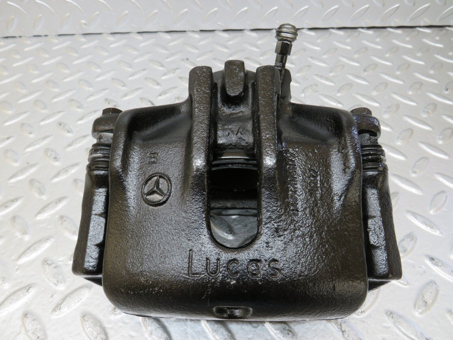 25979 Mercedes-Benz W124 280E Front Right Brake Caliper 32322048/7