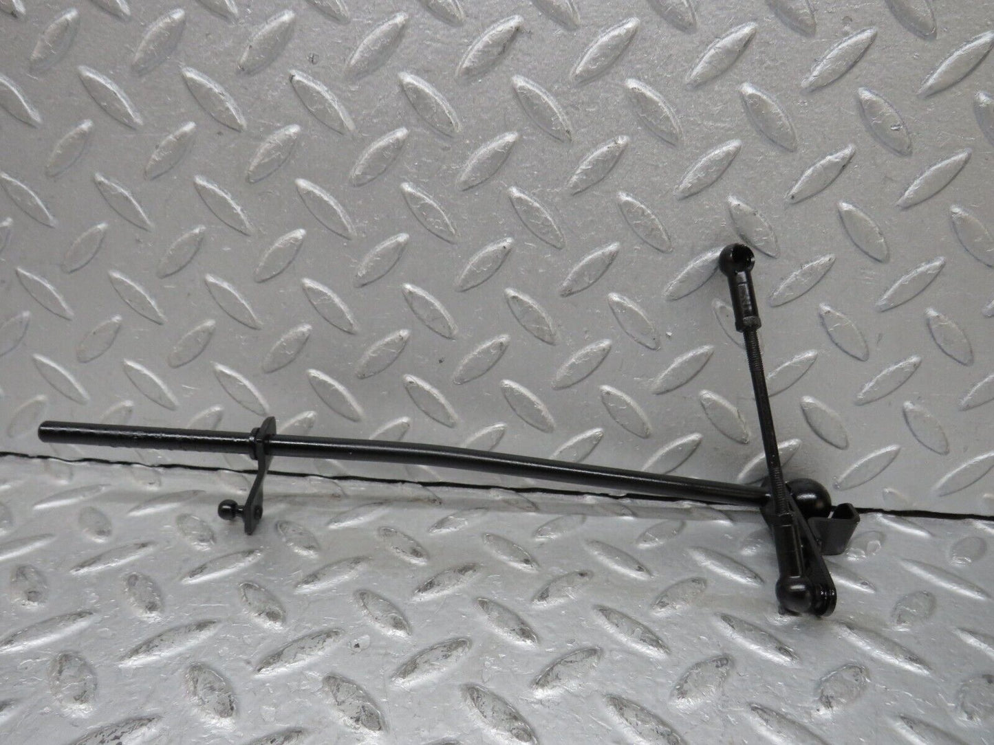 37662 Mercedes-Benz W109 300SEL Throttle Linkage