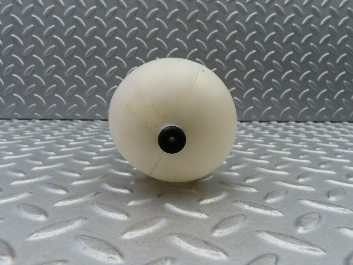 5885 Mercedes-Benz W123 200 Vacuum Reservoir
