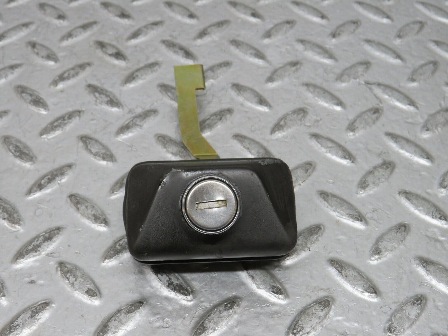 28892 Mercedes-Benz W123 230E Trunk Lock No Key 1237580096