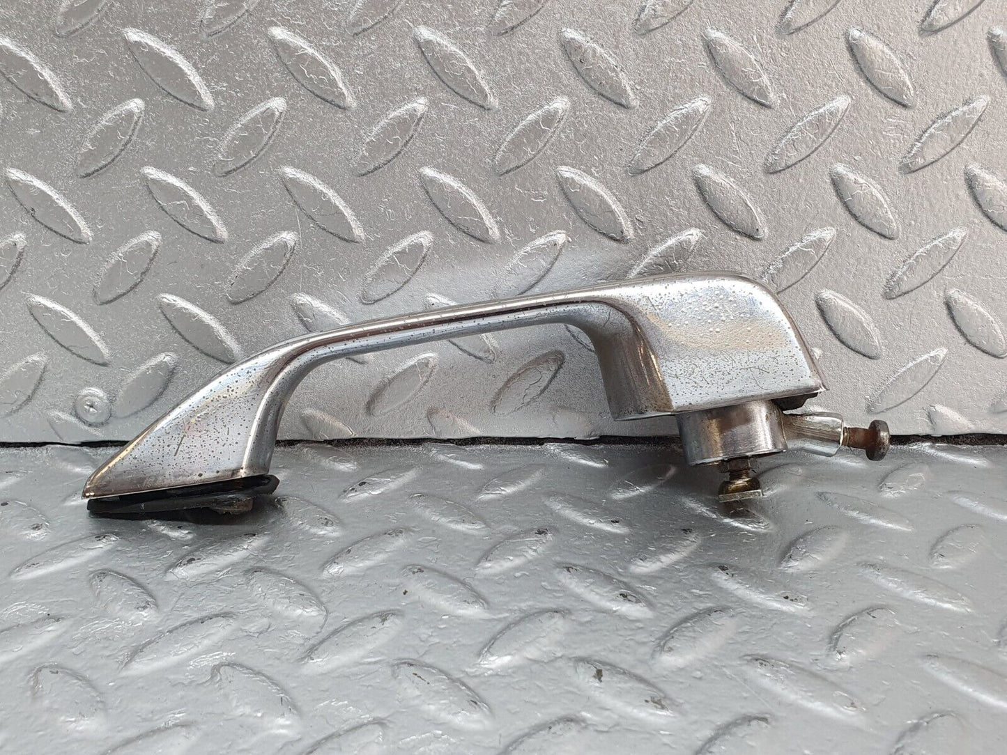 43161 Mercedes-Benz W108 280SE Rear Right Door Exterior Handle 1087661005 1087661202