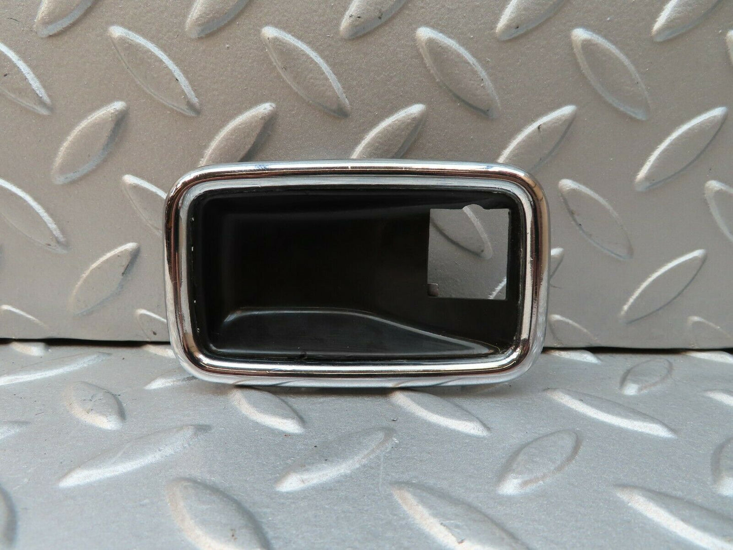 3818 Mercedes-Benz S123 200T Wagon Chrome Frame For Door Handle 1087660511