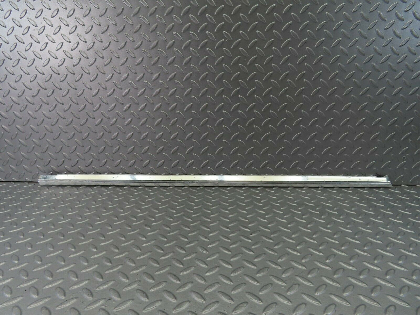 7922 Mercedes-Benz W115 220D Rear Left Door Chrome Moulding Trim