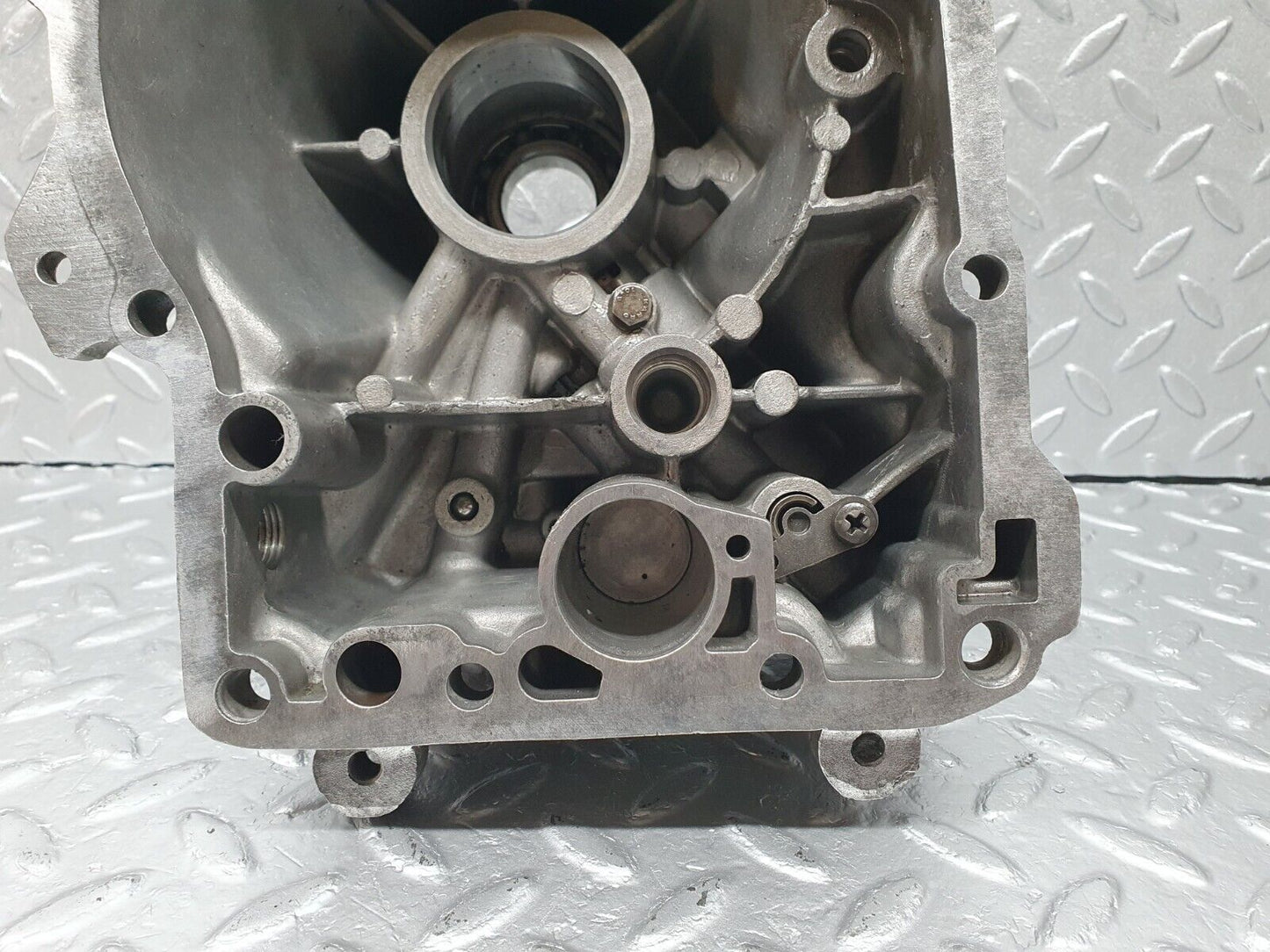 41320 Mercedes-Benz W123 300D Automatic Gearbox Rear Housing 722.118 1152709311