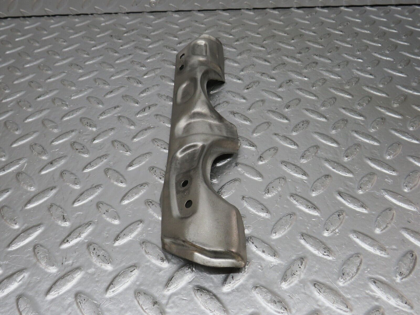 33116 Mercedes-Benz W126 380 V8 M116 Exhaust Manifold Heat Shield