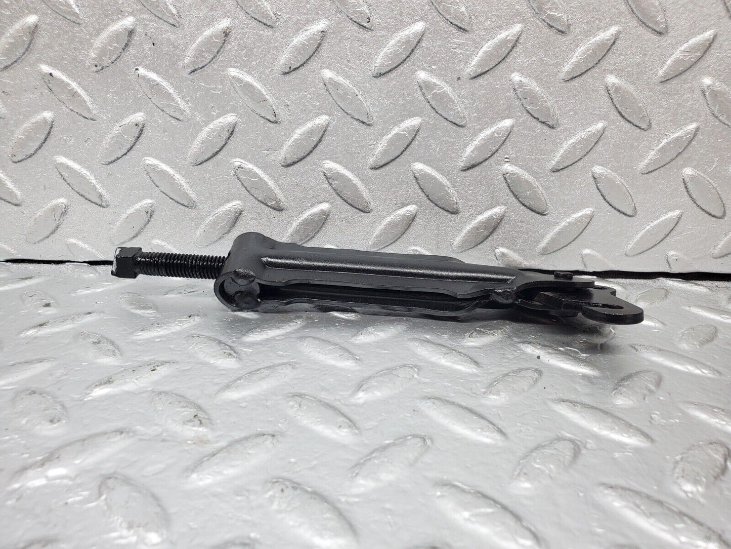 44499 Mercedes-Benz W123 280E Handbrake Adjusting Handbrake Regulator